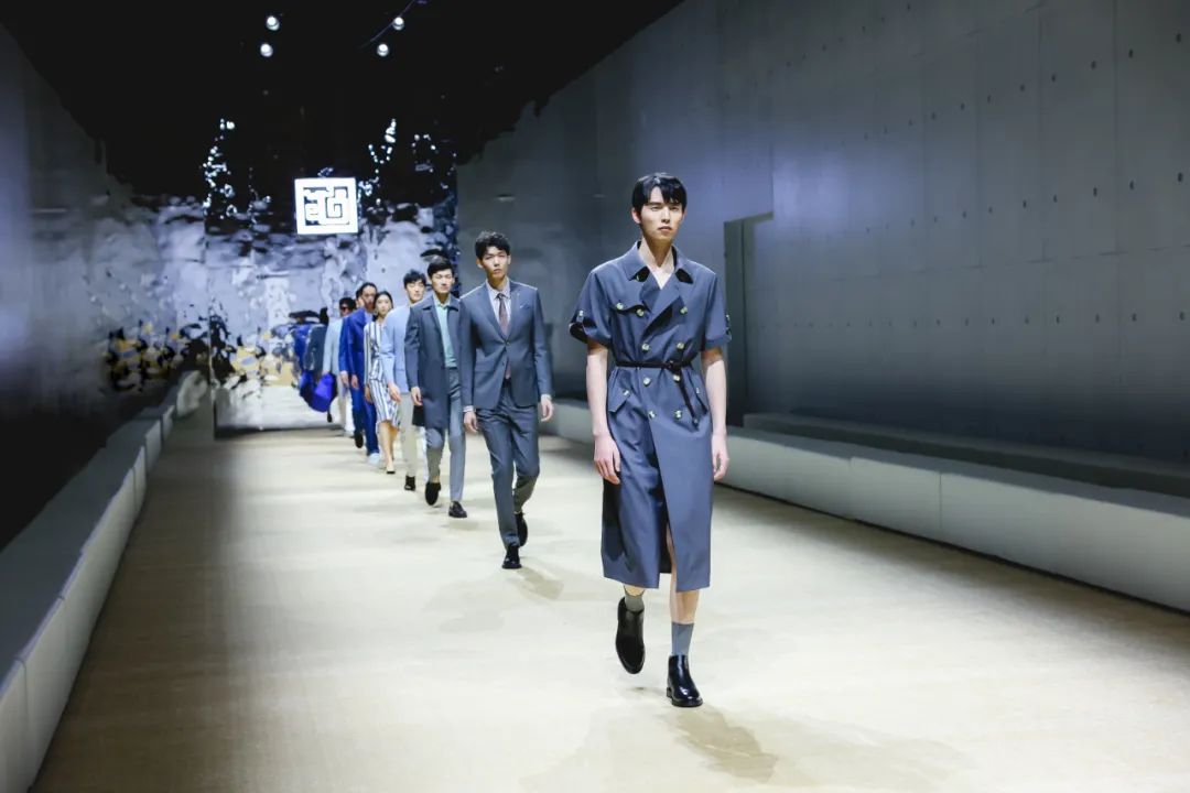  突破與自由，民族服裝定制品牌隆慶祥2023春夏新品發(fā)布會&ldquo;自由之境&rdquo;圓滿舉行