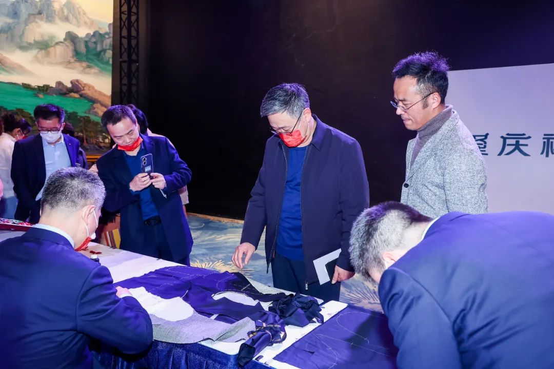  突破與自由，民族服裝定制品牌隆慶祥2023春夏新品發(fā)布會&ldquo;自由之境&rdquo;圓滿舉行