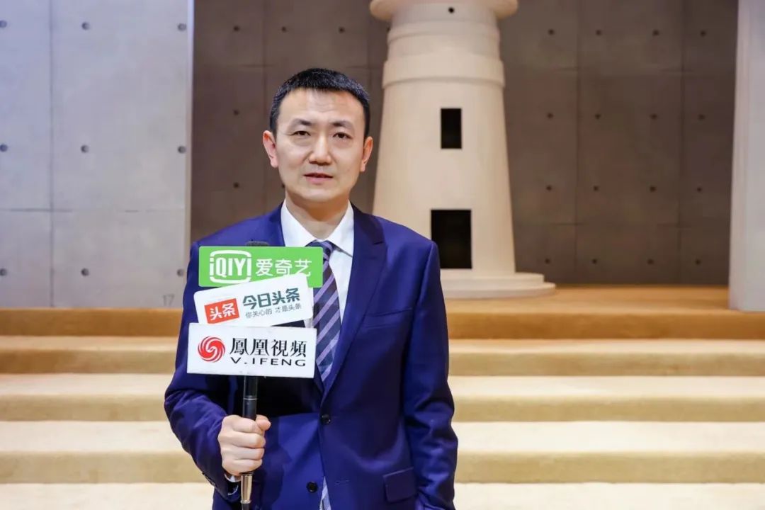  突破與自由，民族服裝定制品牌隆慶祥2023春夏新品發(fā)布會&ldquo;自由之境&rdquo;圓滿舉行