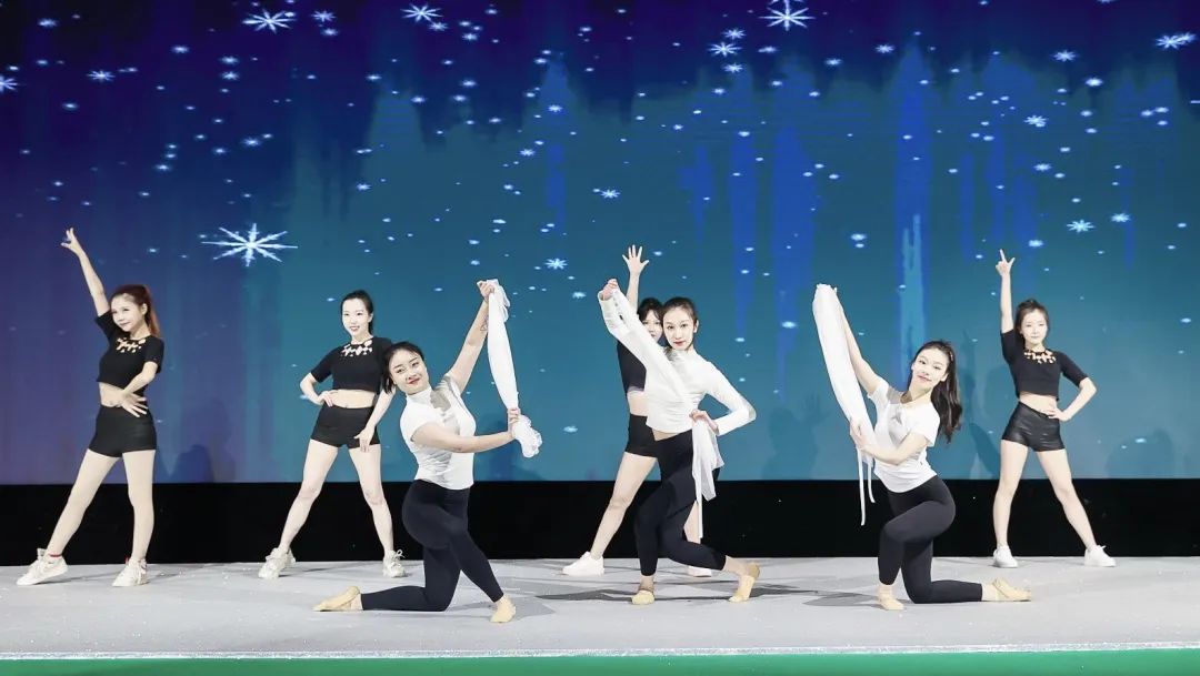 揭幕 | 華峰化學(xué)助力中國纖維品牌建設(shè)掀開新篇章