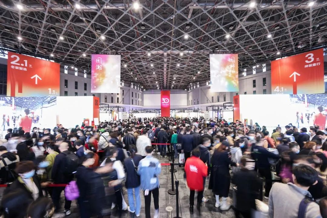 陸大榮：聽黨話跟黨走，民營企業(yè)大有作為 &mdash;&mdash;在蘇州市服裝業(yè)商會二屆二次會員大會上的發(fā)言