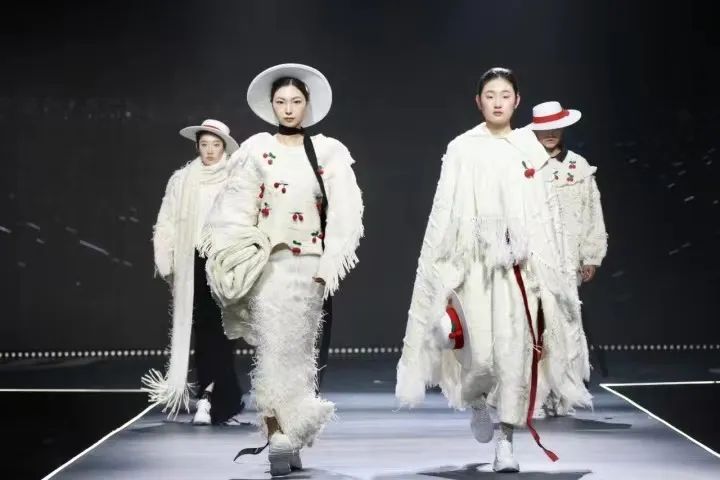 古鎮(zhèn)新時(shí)尚！第八屆&ldquo;濮院杯&rdquo;PH Value中國(guó)針織設(shè)計(jì)師大賽決賽暨頒獎(jiǎng)典禮今天舉行