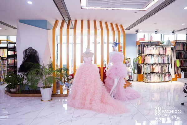 精準(zhǔn)對(duì)接，暢談合作！經(jīng)緯大師梁宇走進(jìn)柯橋面料企業(yè)