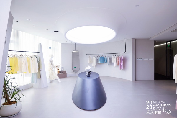 精準(zhǔn)對(duì)接，暢談合作！經(jīng)緯大師梁宇走進(jìn)柯橋面料企業(yè)