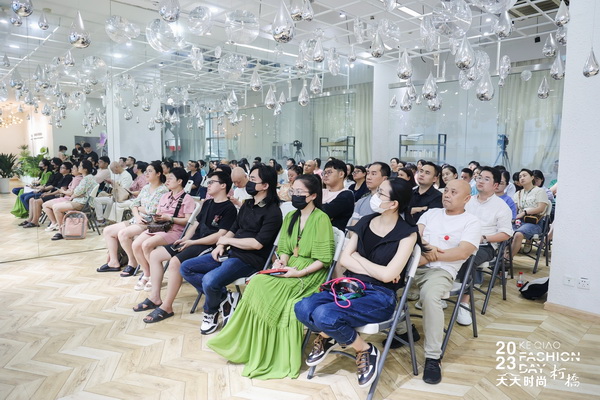 A09A5215-opq483325540