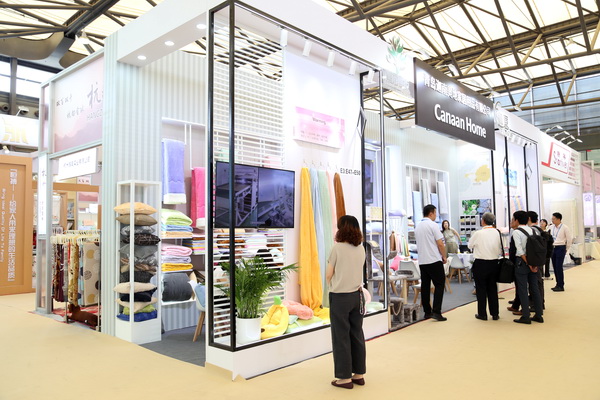 山東292家企業(yè)齊聚31屆華交會，青島家紡展團(tuán)大放異彩