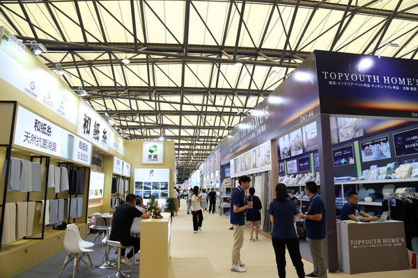 山東292家企業(yè)齊聚31屆華交會，青島家紡展團(tuán)大放異彩