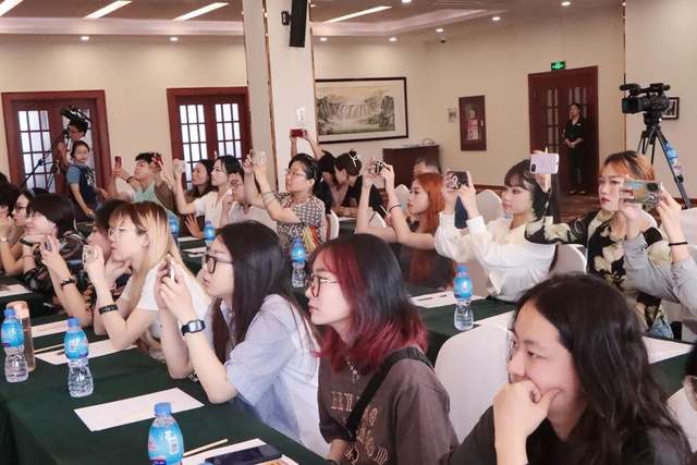 學(xué)在南山，益在長遠(yuǎn) &ldquo;南山智尚杯&rdquo;2023年中國職業(yè)裝設(shè)計大賽暨交通運(yùn)輸行業(yè)制服設(shè)計大賽大師課結(jié)課！