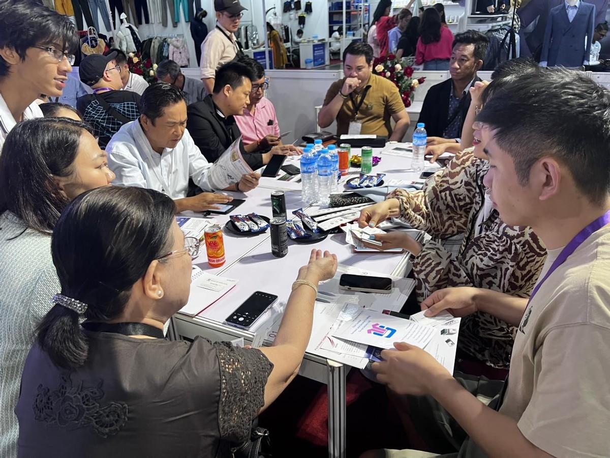 四館齊開、商客云涌--第31屆中國（杭州）國際紡織服裝供應(yīng)鏈博覽會(huì)盛大開幕