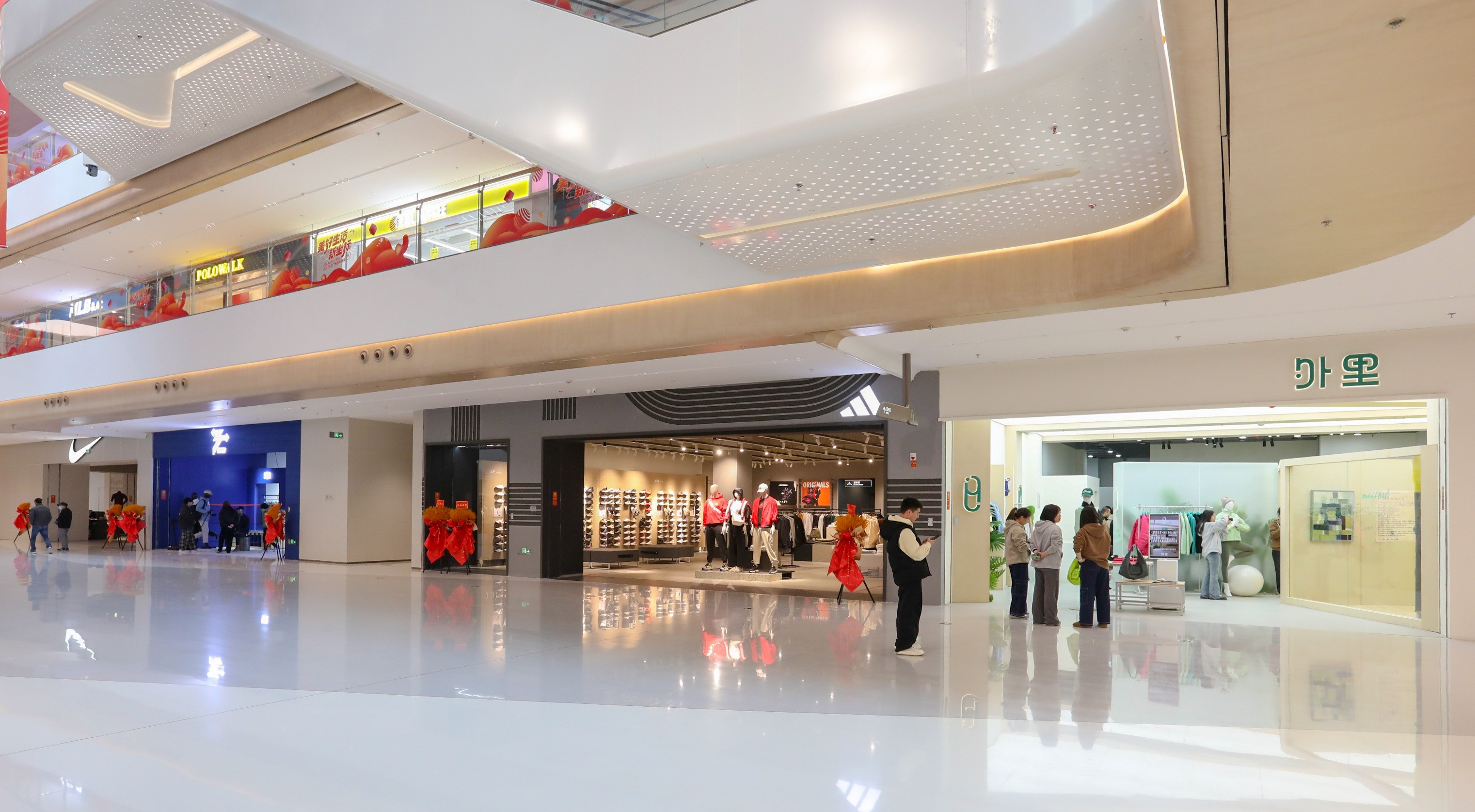 YLI外里全國首店 用運(yùn)動(dòng)與藝術(shù)帶你打破&ldquo;野蠻邊界&rdquo;