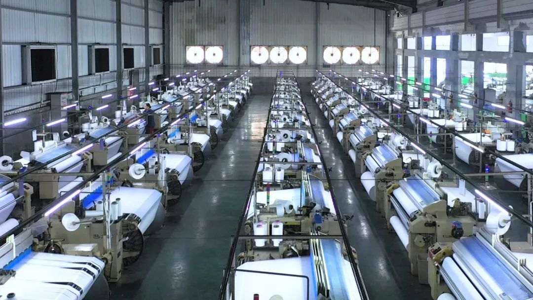 萬興?。合蛐绿豳|(zhì)，打造首選梭織面料合作伙伴