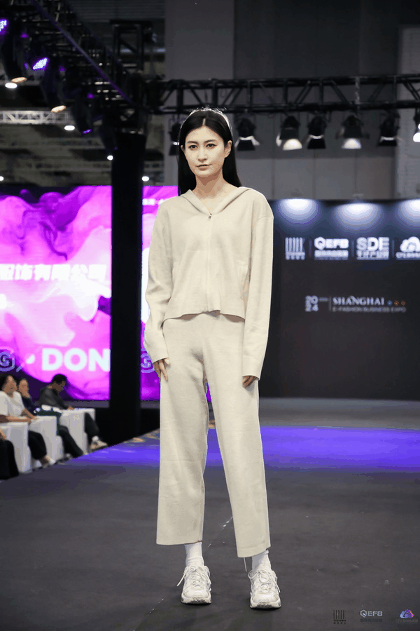 中國品牌日｜大朗毛織16家企業(yè)亮相EFB上海服飾供應鏈展，共繪產業(yè)新篇章