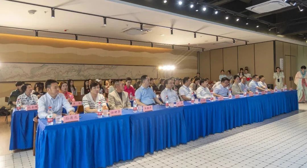 &ldquo;華服雅韻&rdquo;在運(yùn)河原點(diǎn)上演，江蘇服裝設(shè)計行業(yè)職業(yè)能力競賽揭曉