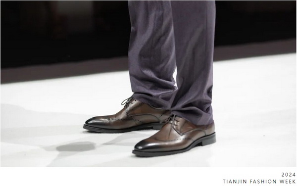 致力于打造民族定制品牌！艾思萊薩新品在天津時裝周圓滿發(fā)布