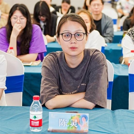 把握展陳設(shè)計(jì)前沿趨勢(shì)，柯橋天天時(shí)尚為紡企提供展廳升級(jí)實(shí)用指南！