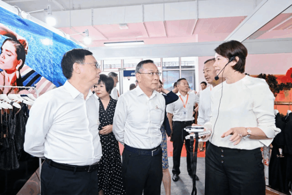 &ldquo;泳&rdquo;動興城！2024東北亞（興城）國際泳裝博覽會開幕