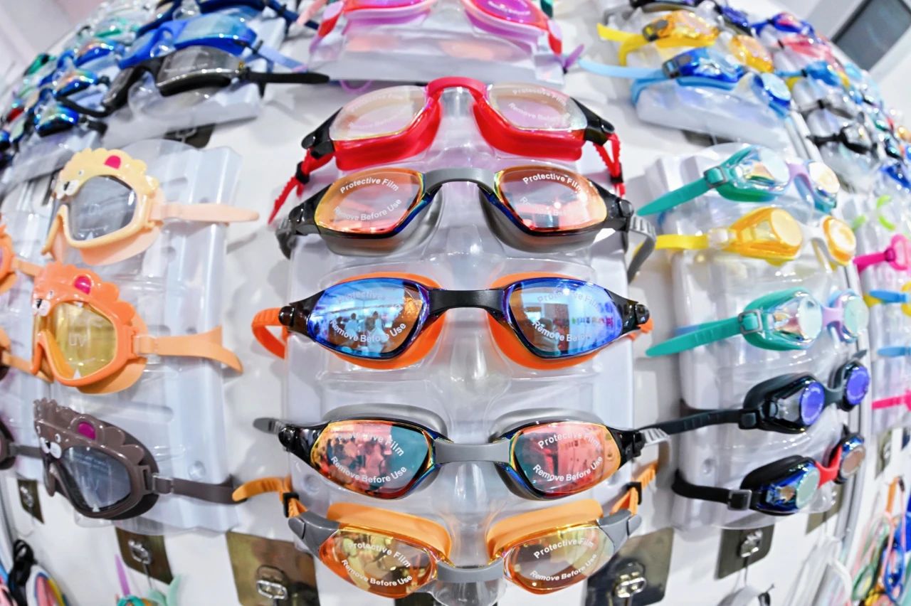 &ldquo;泳&rdquo;動興城！2024東北亞（興城）國際泳裝博覽會開幕