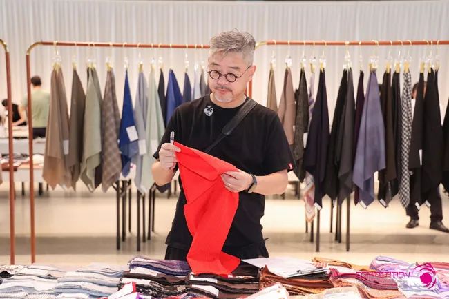 中國(guó)流行面料如何煥新當(dāng)代設(shè)計(jì)？聯(lián)動(dòng)雅瑩集團(tuán)，這場(chǎng)評(píng)審會(huì)為好創(chuàng)意持續(xù)加碼