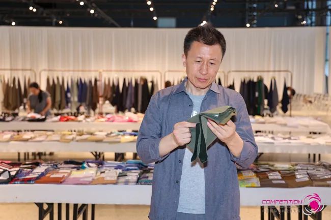 中國(guó)流行面料如何煥新當(dāng)代設(shè)計(jì)？聯(lián)動(dòng)雅瑩集團(tuán)，這場(chǎng)評(píng)審會(huì)為好創(chuàng)意持續(xù)加碼