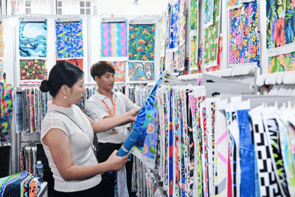 &ldquo;泳&rdquo;動興城！2024東北亞（興城）國際泳裝博覽會開幕