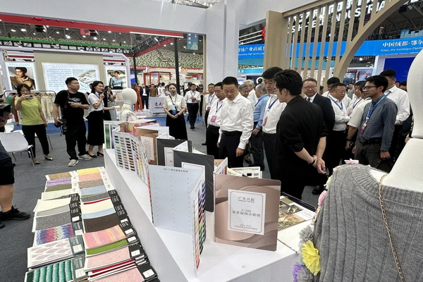 36家毛織企業(yè)抱團(tuán)參展中國(guó)（鄂爾多斯）國(guó)際羊絨羊毛展覽會(huì)，提升大朗品牌知名度 