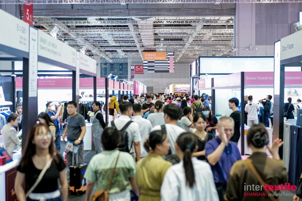 超10萬(wàn)名觀眾參觀2024intertextile秋冬面輔料展 | 2025上海、深圳兩地三展新程再啟