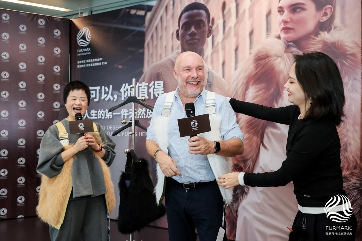 國際毛皮協(xié)會IFF定制禮物來襲，是時尚博主們整個愛住的天然皮草單品！