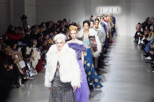 &ldquo;Tao式東方美&rdquo;--玖姿JUZUI創(chuàng)意總監(jiān)王陶Taoray Wang25秋冬絢爛創(chuàng)意掀起紐約時裝周&ldquo;新中式浪潮&rdquo;