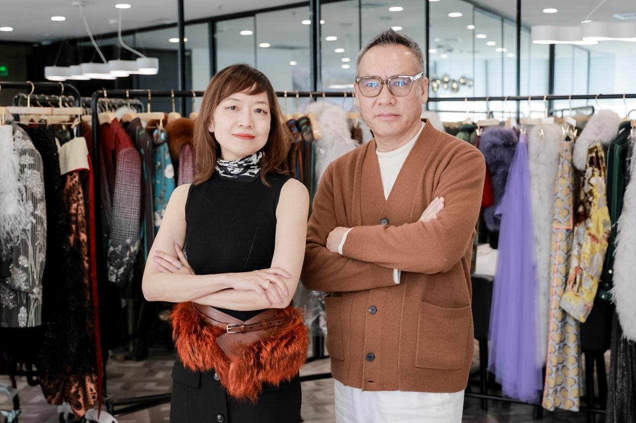  攜手玖姿JUZUI創(chuàng)意總監(jiān)王陶Taoray Wang 老錢(qián)皮草紐約時(shí)裝周成新貴