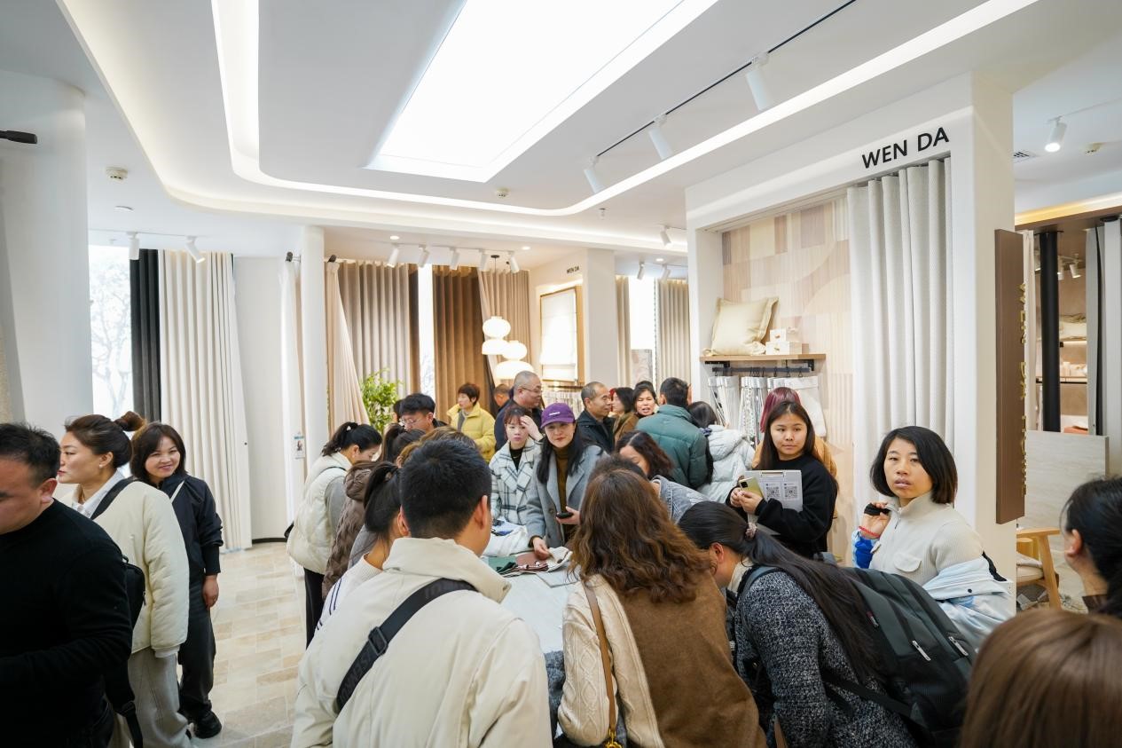 智造織就未來，錦韻潮動全球！2025海寧春季家博會今日啟幕