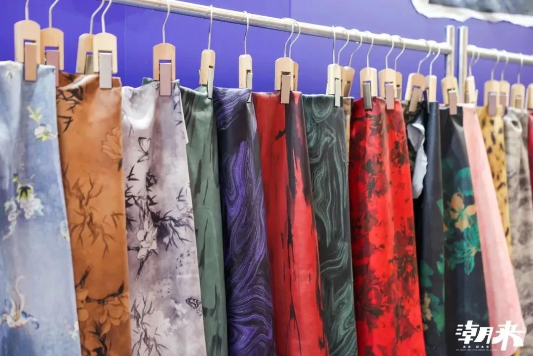 向&ldquo;心&rdquo;而生 逐&ldquo;質(zhì)&rdquo;而行 2025海寧中國(guó)國(guó)際皮革毛皮時(shí)裝面輔料展盛大開幕