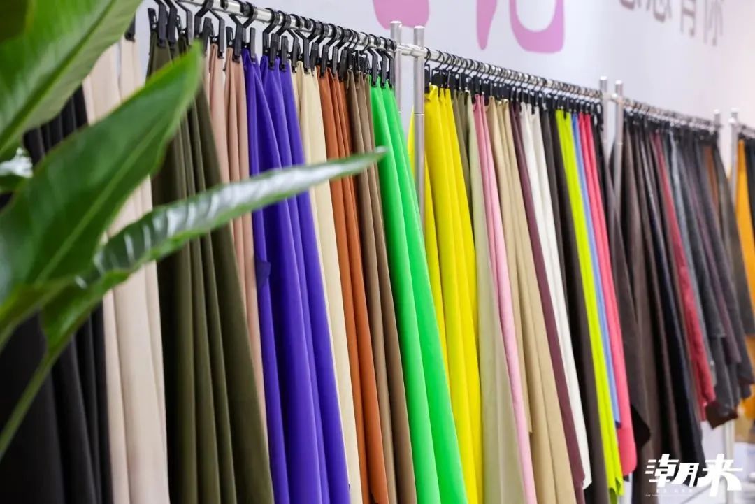 向&ldquo;心&rdquo;而生 逐&ldquo;質(zhì)&rdquo;而行 2025海寧中國(guó)國(guó)際皮革毛皮時(shí)裝面輔料展盛大開幕