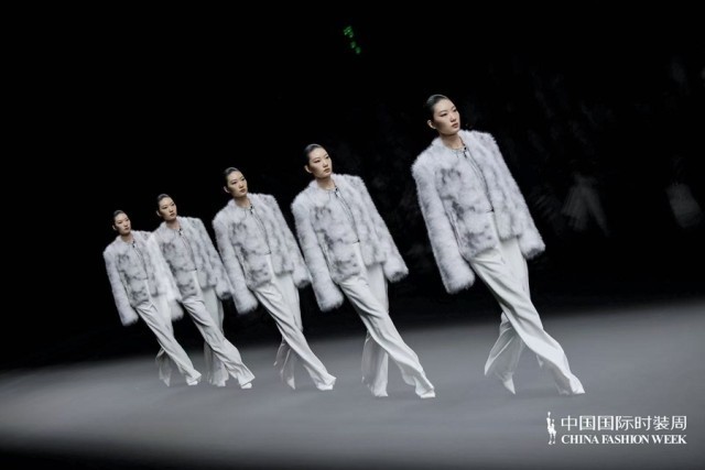 胡瑩瑩的精神內(nèi)核&ldquo;ARTEMIS&middot;自由悅己&rdquo;  設計師品牌Y2FREEDOM秋冬系列北京綻放