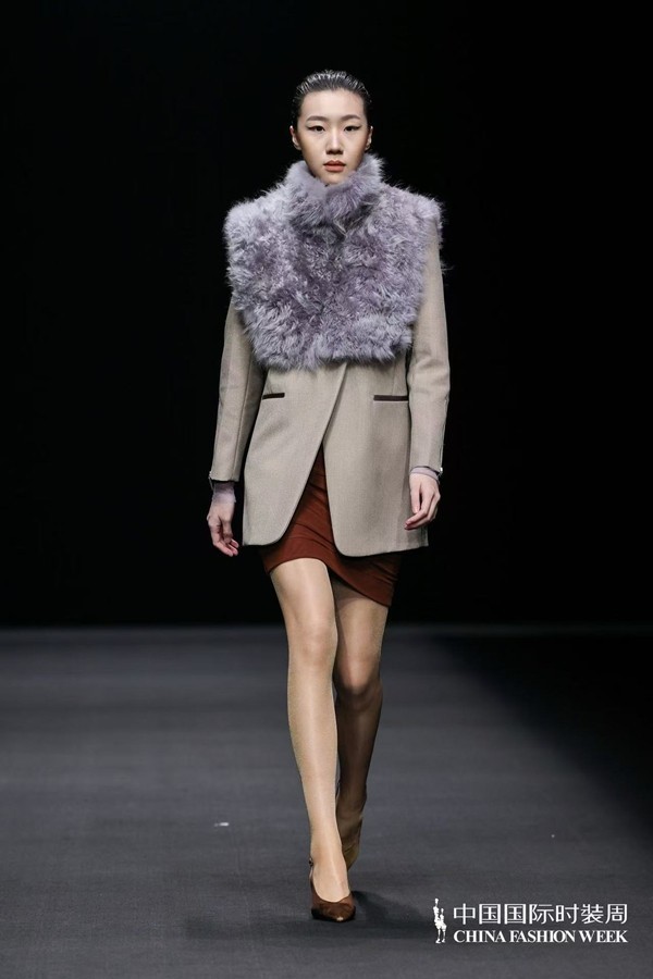 胡瑩瑩的精神內(nèi)核&ldquo;ARTEMIS&middot;自由悅己&rdquo;  設計師品牌Y2FREEDOM秋冬系列北京綻放