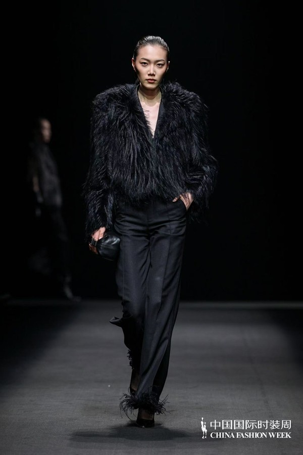 胡瑩瑩的精神內(nèi)核&ldquo;ARTEMIS&middot;自由悅己&rdquo;  設計師品牌Y2FREEDOM秋冬系列北京綻放