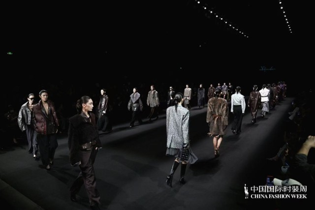 胡瑩瑩的精神內(nèi)核&ldquo;ARTEMIS&middot;自由悅己&rdquo;  設計師品牌Y2FREEDOM秋冬系列北京綻放