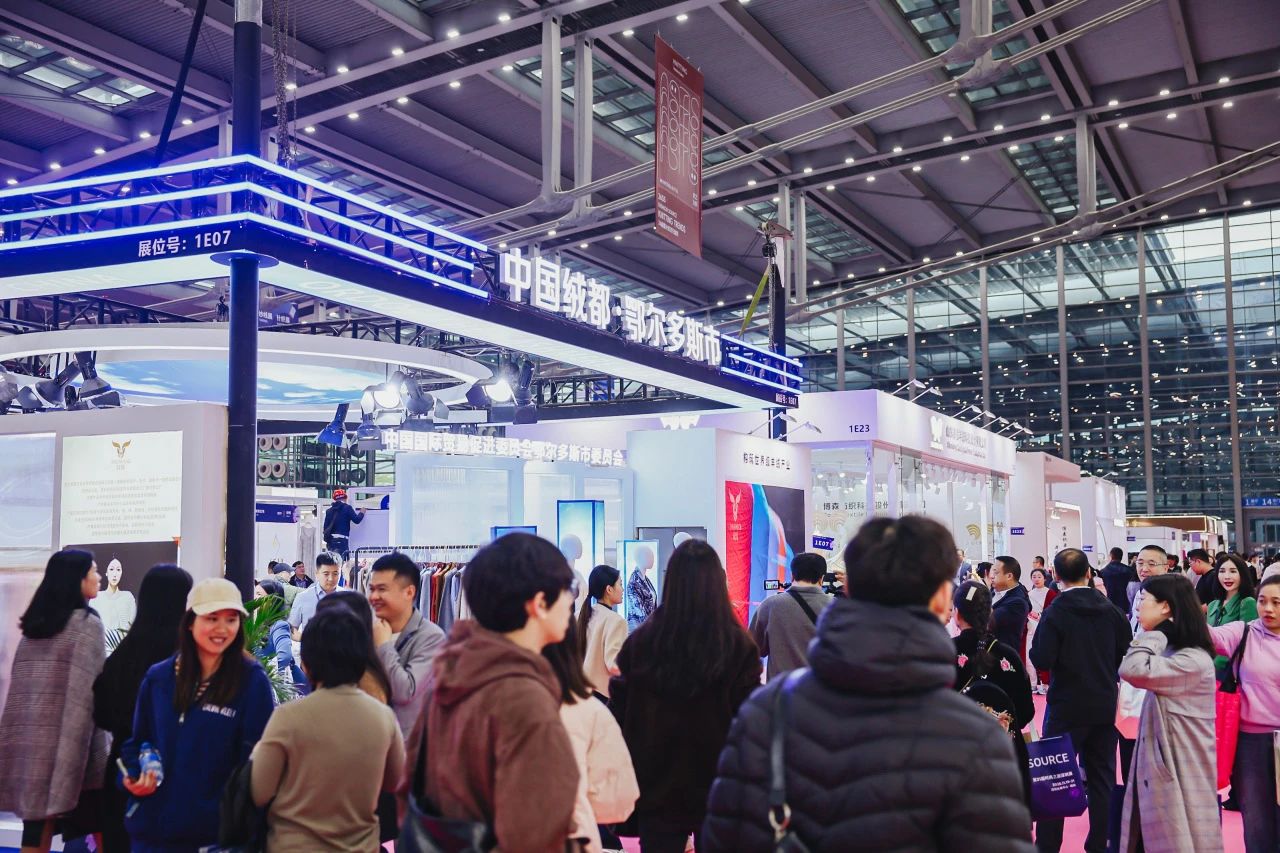 潮涌鵬城，開啟時(shí)尚 &ldquo;超鏈接&rdquo;丨第30屆FASHION SOURCE時(shí)尚之源深圳展、AW25深圳原創(chuàng)時(shí)裝周盛大啟幕