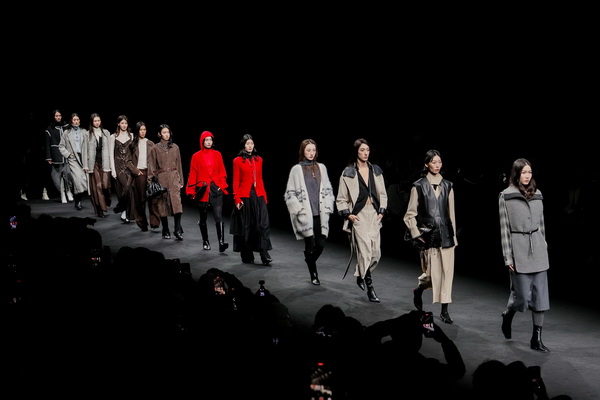 潮涌鵬城，開啟時(shí)尚 &ldquo;超鏈接&rdquo;丨第30屆FASHION SOURCE時(shí)尚之源深圳展、AW25深圳原創(chuàng)時(shí)裝周盛大啟幕