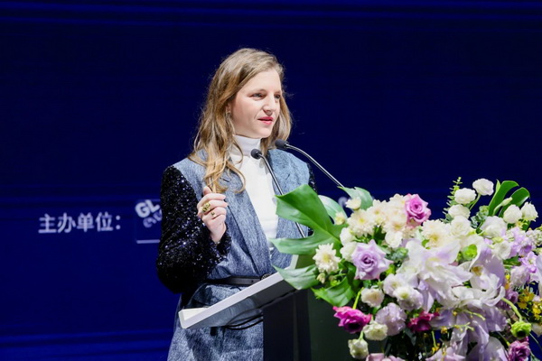 潮涌鵬城，開啟時(shí)尚 &ldquo;超鏈接&rdquo;丨第30屆FASHION SOURCE時(shí)尚之源深圳展、AW25深圳原創(chuàng)時(shí)裝周盛大啟幕