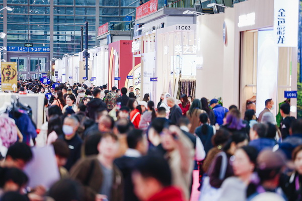 潮涌鵬城，開啟時(shí)尚 &ldquo;超鏈接&rdquo;丨第30屆FASHION SOURCE時(shí)尚之源深圳展、AW25深圳原創(chuàng)時(shí)裝周盛大啟幕