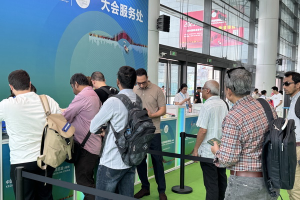 新形勢(shì)、新機(jī)遇，2025柯橋春季國(guó)際紡博會(huì)拉開帷幕，全方位展示中國(guó)紡織發(fā)展的強(qiáng)韌