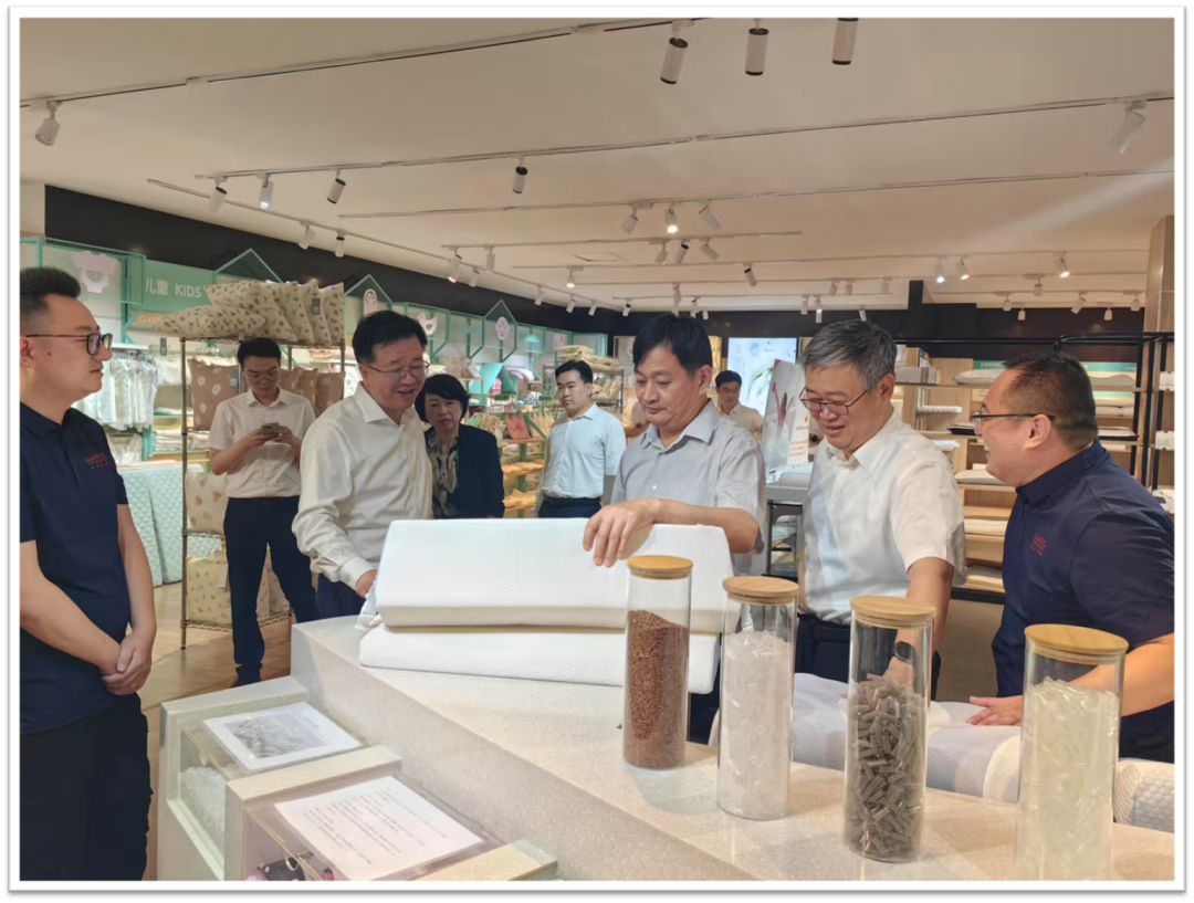 青島市政府領導調研眾地家紡 共探家紡產業(yè)高質量發(fā)展新路徑
