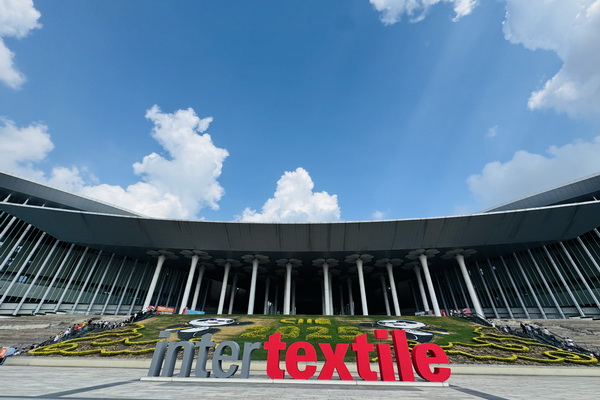 40余家石家莊紡服企業(yè)齊聚滬上，成為中紡聯(lián)秋季聯(lián)展上靚麗的風(fēng)景線