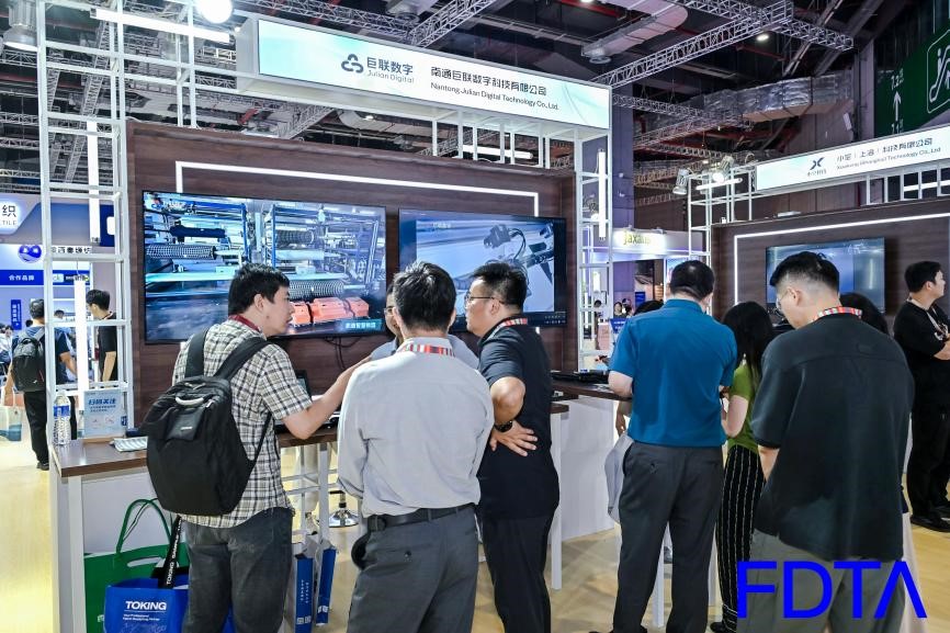 從數(shù)據(jù)決策到虛擬織布，數(shù)字時(shí)尚創(chuàng)新空間貫通紡織全鏈數(shù)智升級(jí)！