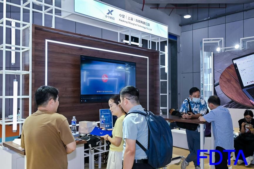 從數(shù)據(jù)決策到虛擬織布，數(shù)字時(shí)尚創(chuàng)新空間貫通紡織全鏈數(shù)智升級(jí)！