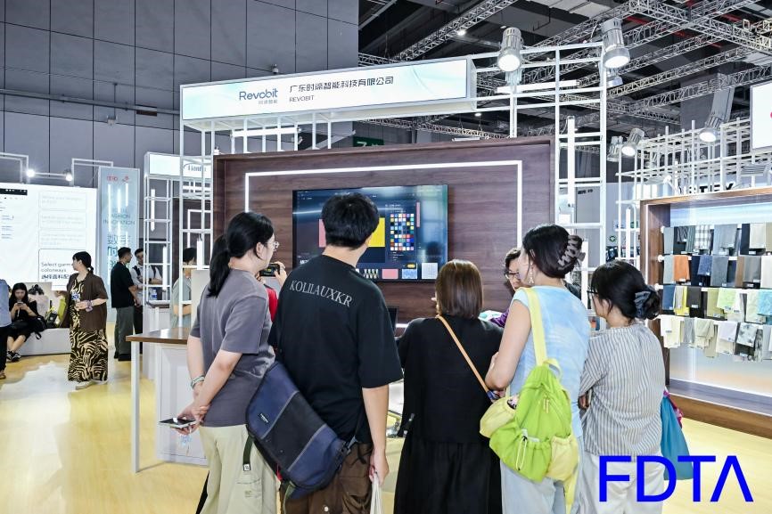 從數(shù)據(jù)決策到虛擬織布，數(shù)字時(shí)尚創(chuàng)新空間貫通紡織全鏈數(shù)智升級(jí)！