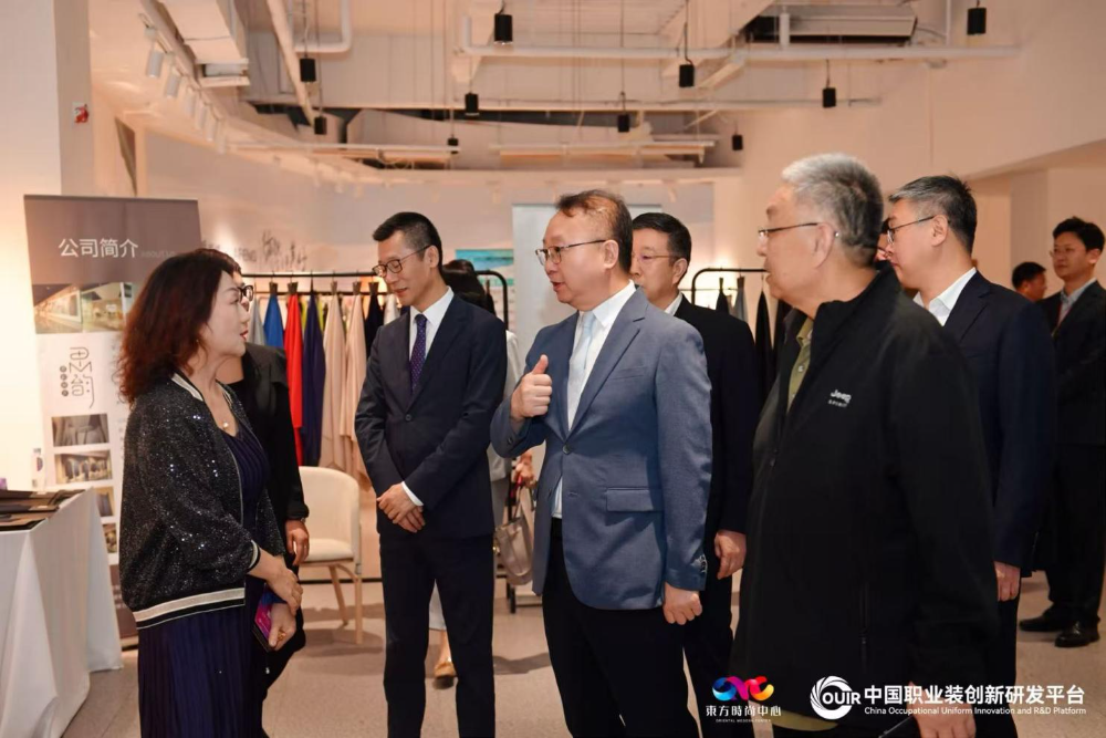 聚焦全民國防教育作訓服與海上功能服，第二屆中國職業(yè)裝創(chuàng)新大會在青島啟幕