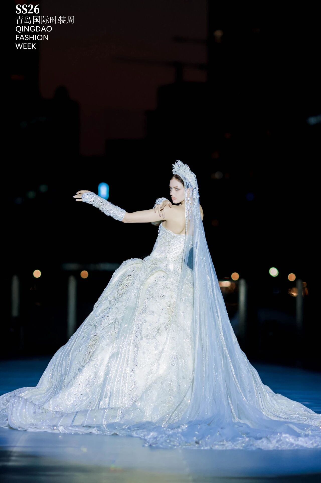 潮涌浮山灣畔 時(shí)尚綺夢啟航--2025中國（青島）國際時(shí)裝周盛大啟幕！