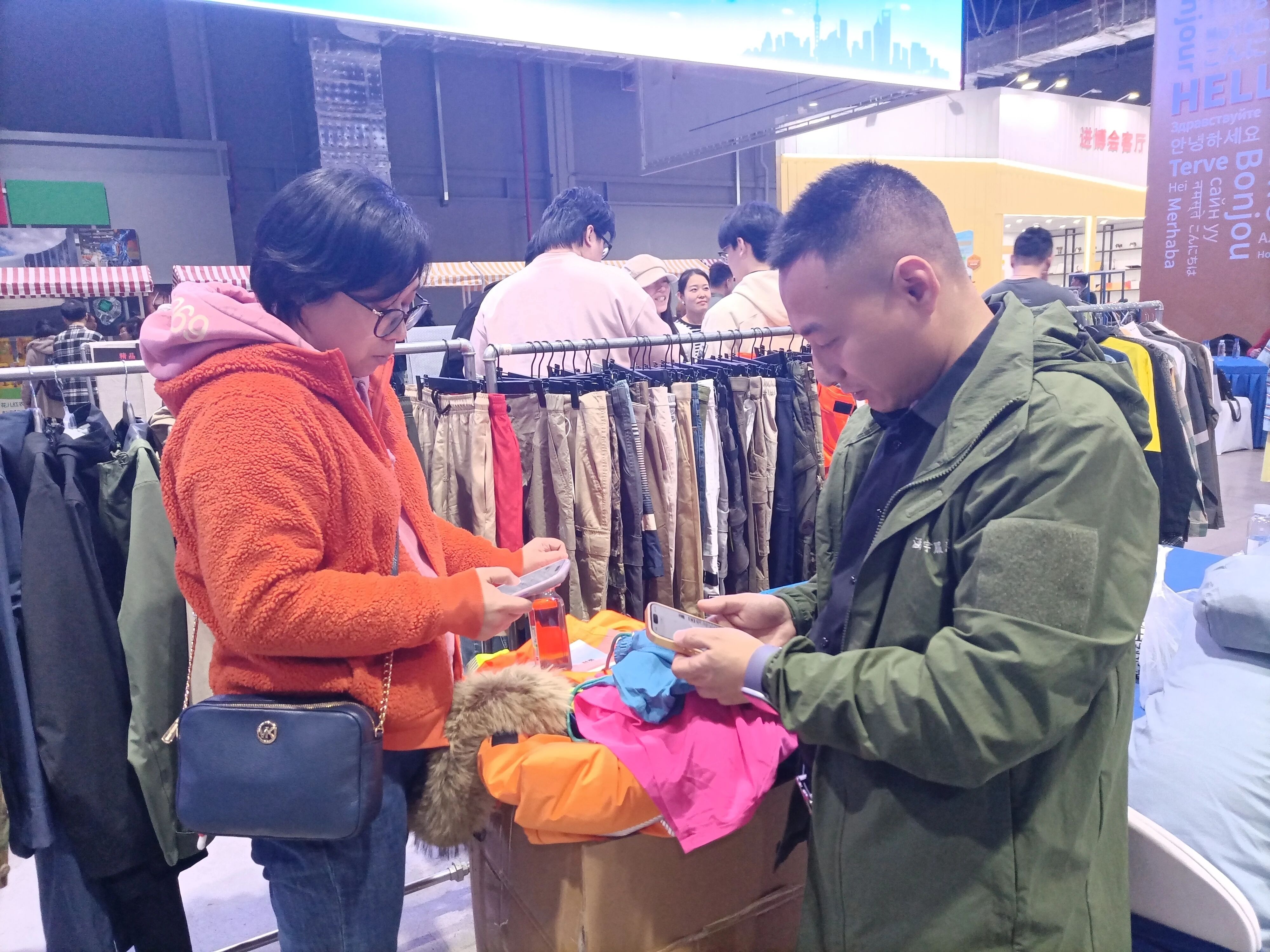 春?jiǎn)⑿鲁?貿(mào)通滬上--20余家石家莊紡服企業(yè)參加2026東方國(guó)際工貿(mào)對(duì)接會(huì)