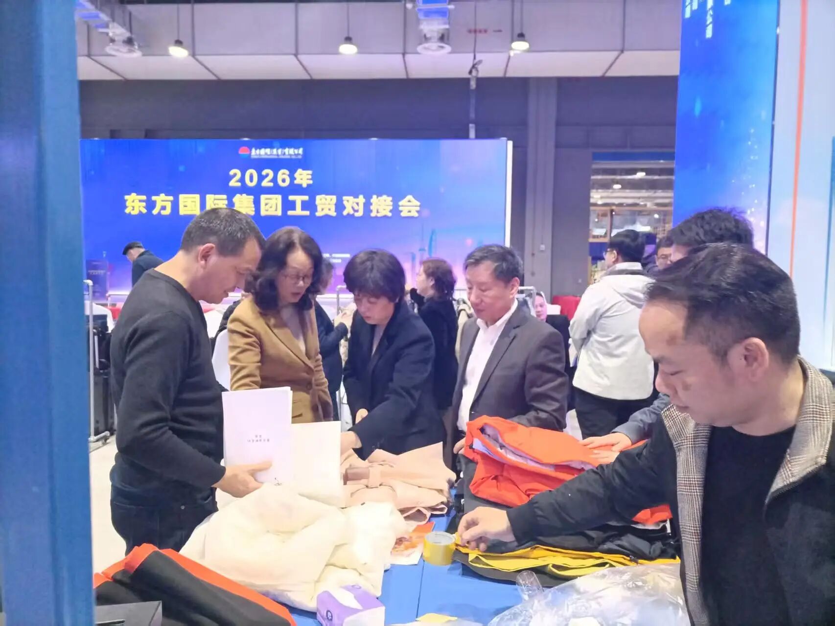 春?jiǎn)⑿鲁?貿(mào)通滬上--20余家石家莊紡服企業(yè)參加2026東方國(guó)際工貿(mào)對(duì)接會(huì)